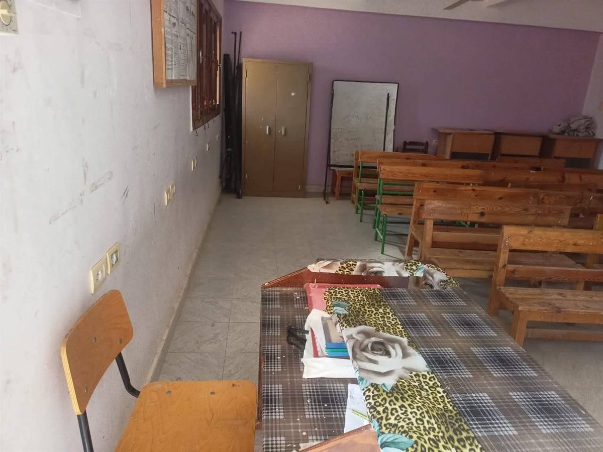 تجهيز اللجان فى مدارس طاميه بالفيوم استعدادا للانتخابات مجلس النواب.. صور