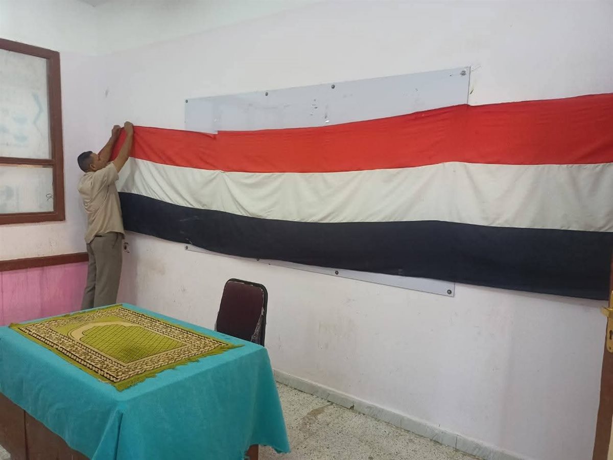 تجهيز اللجان فى مدارس طاميه بالفيوم استعدادا للانتخابات مجلس النواب.. صور