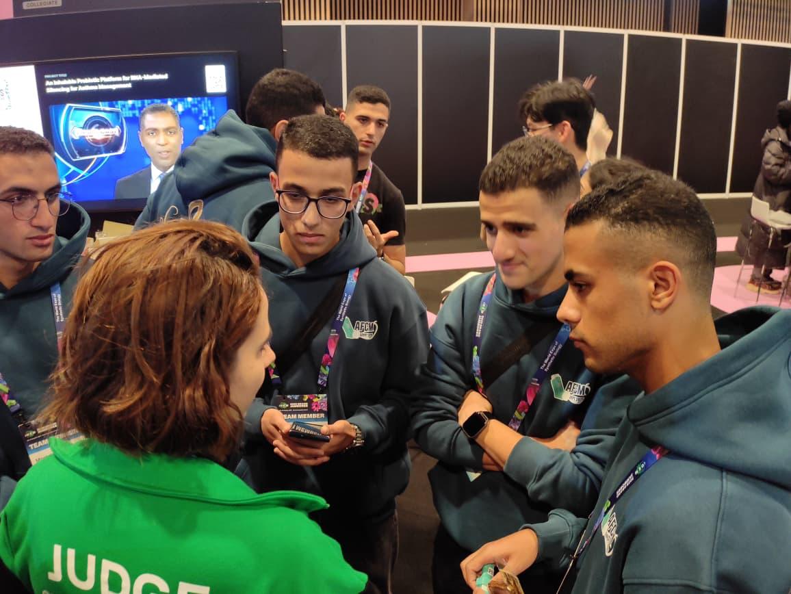  الميدالية الذهبية فى المسابقة العالمية للهندسة الوراثية 