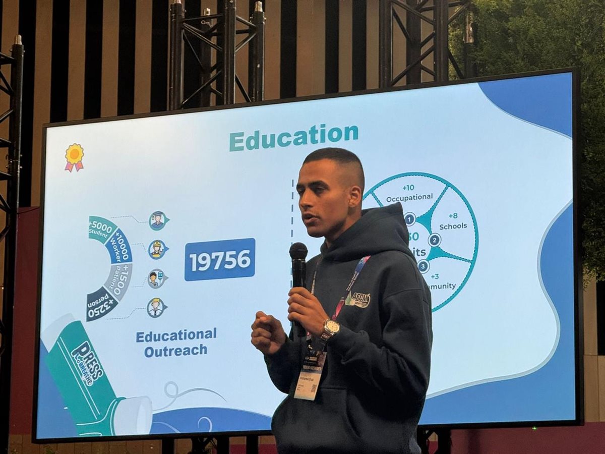  الميدالية الذهبية فى المسابقة العالمية للهندسة الوراثية 