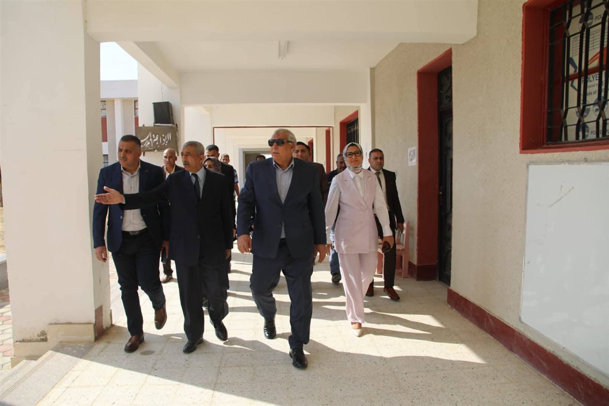 جانب من جولة محافظ الوادي الجديد