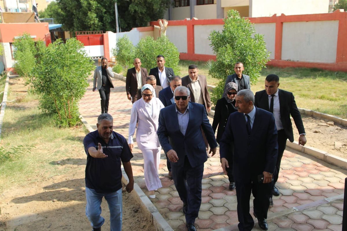 جانب من جولة محافظ الوادي الجديد