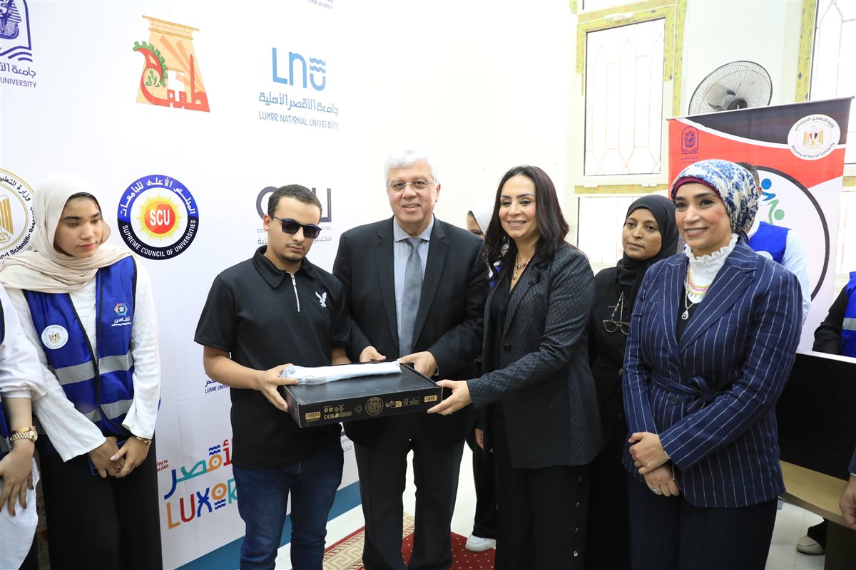 الوزراء يتفقدون جامعة الأقصر الأهلية 