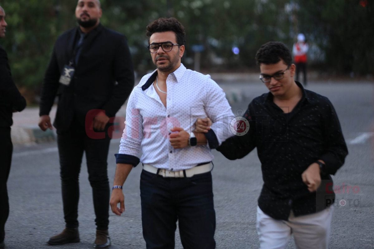 عزاء والد الفنان محمد رمضان في مسجد الشرطة بالشيخ زايد