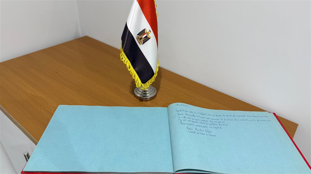 قنصل فرنسا تشيد بمجمع الأقصر الطبي الدولي 