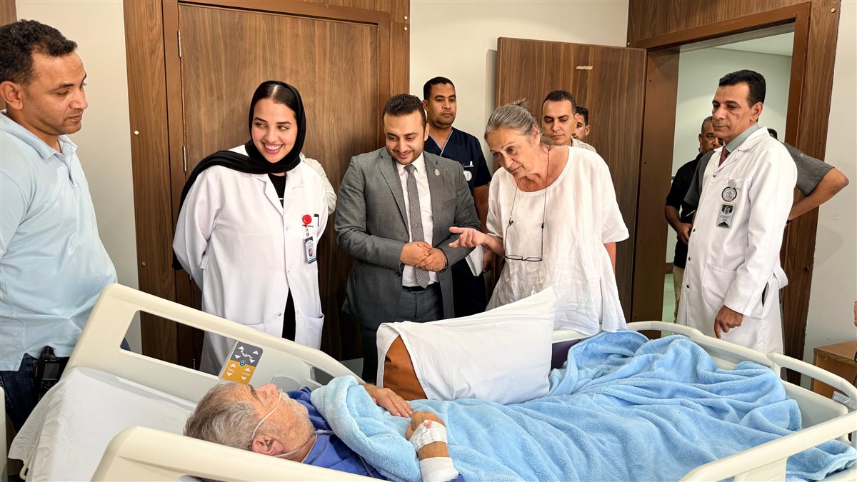 قنصل فرنسا تشيد بمجمع الأقصر الطبي الدولي 