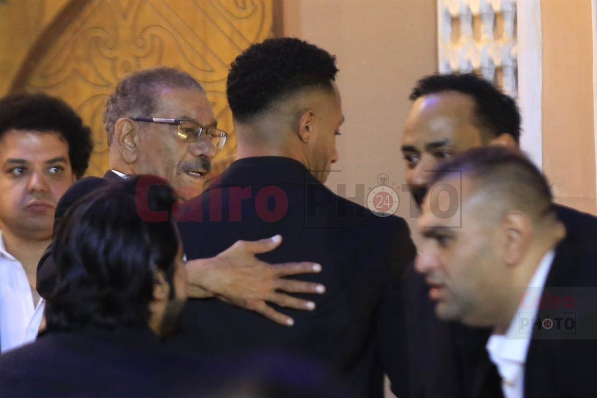 نجوم الفن يقدمون واجب العزاء في والد محمد رمضان بمسجد الشرطة بالشيخ زايد