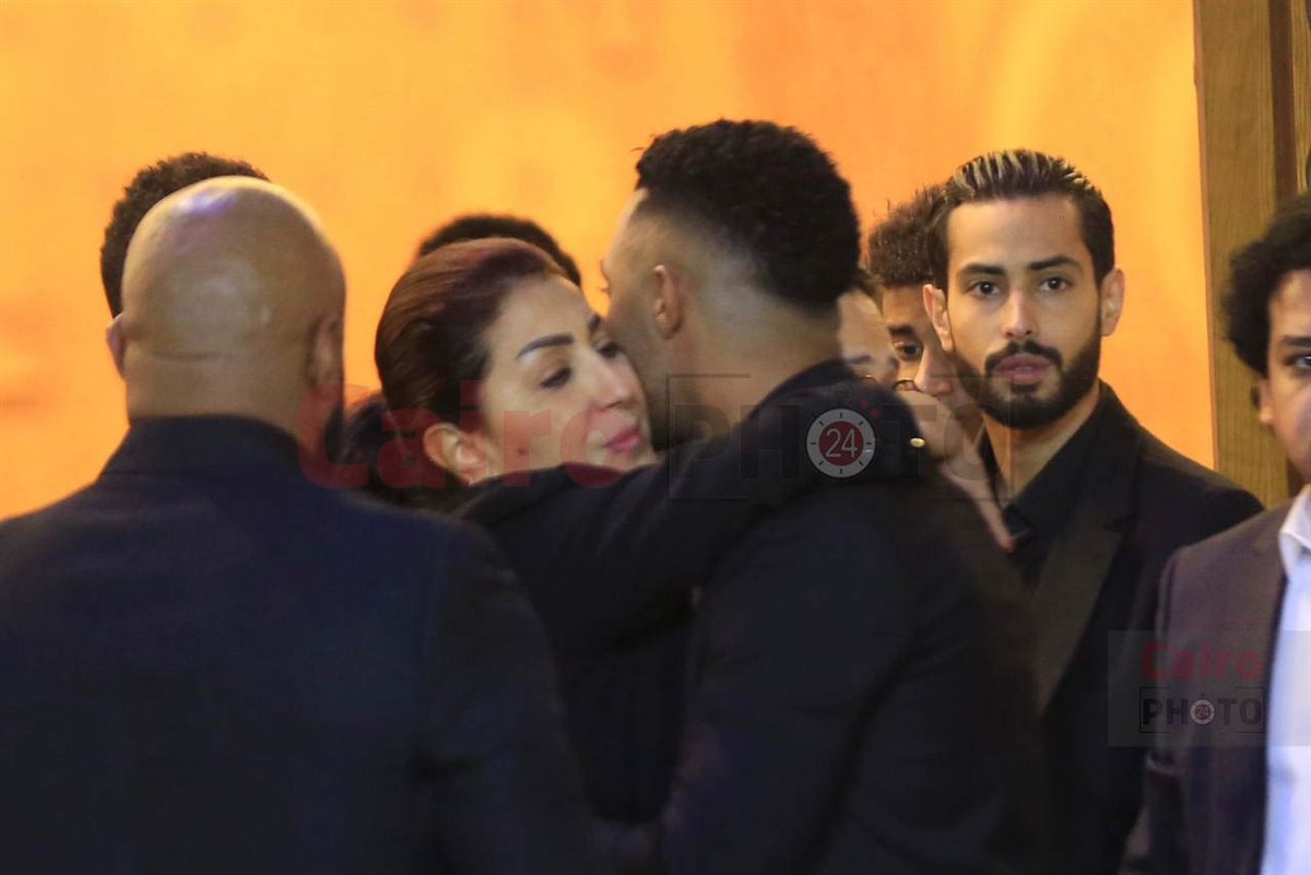 نجوم الفن يقدمون واجب العزاء في والد محمد رمضان بمسجد الشرطة بالشيخ زايد