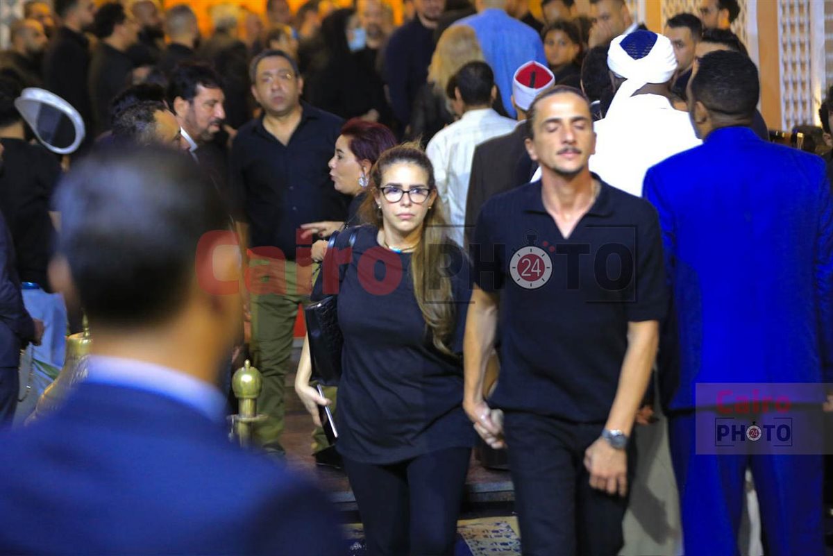 نجوم الفن والإعلام في عزاء والد محمد رمضان بمسجد الشرطة بالشيخ زايد