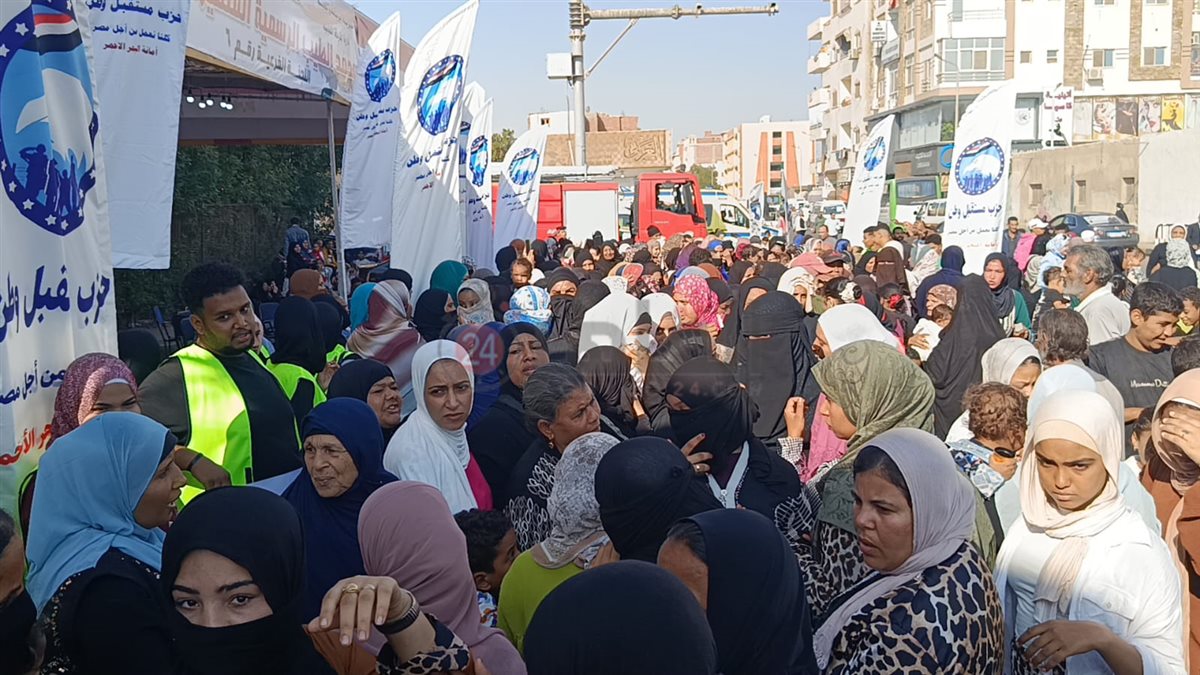 المواطنين أمام اللجان بالغردقة 