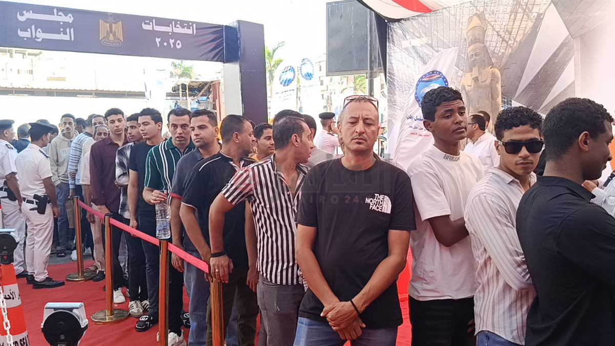 المواطنين أمام اللجان بالغردقة 