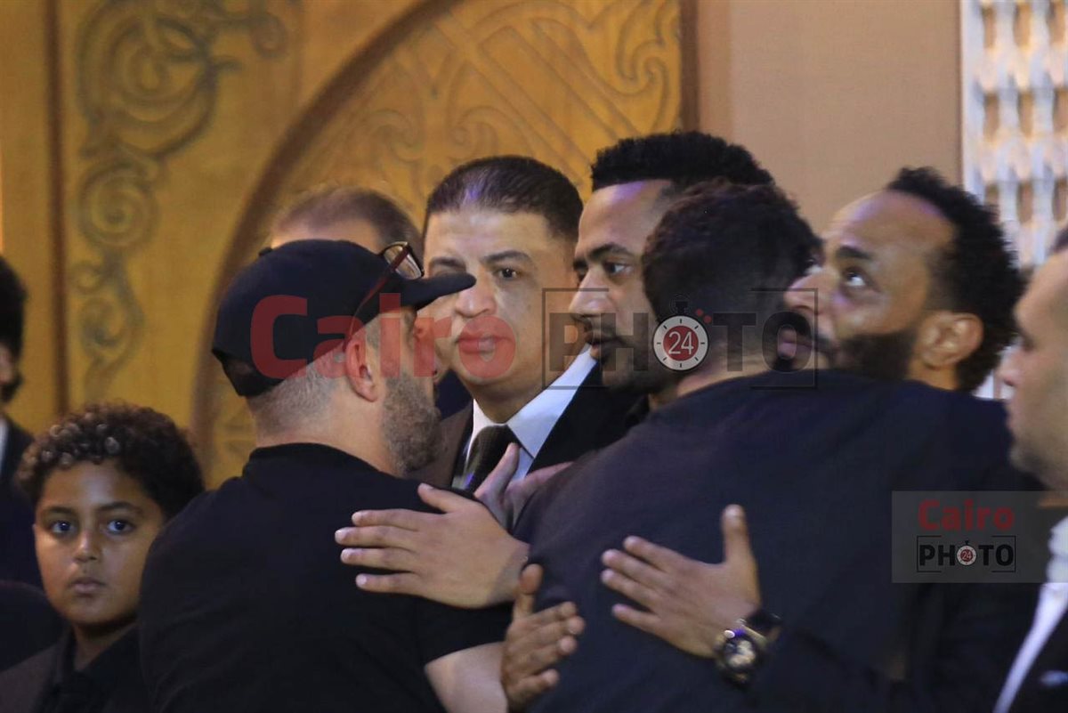 نجوم الفن والإعلام في عزاء والد محمد رمضان بمسجد الشرطة بالشيخ زايد