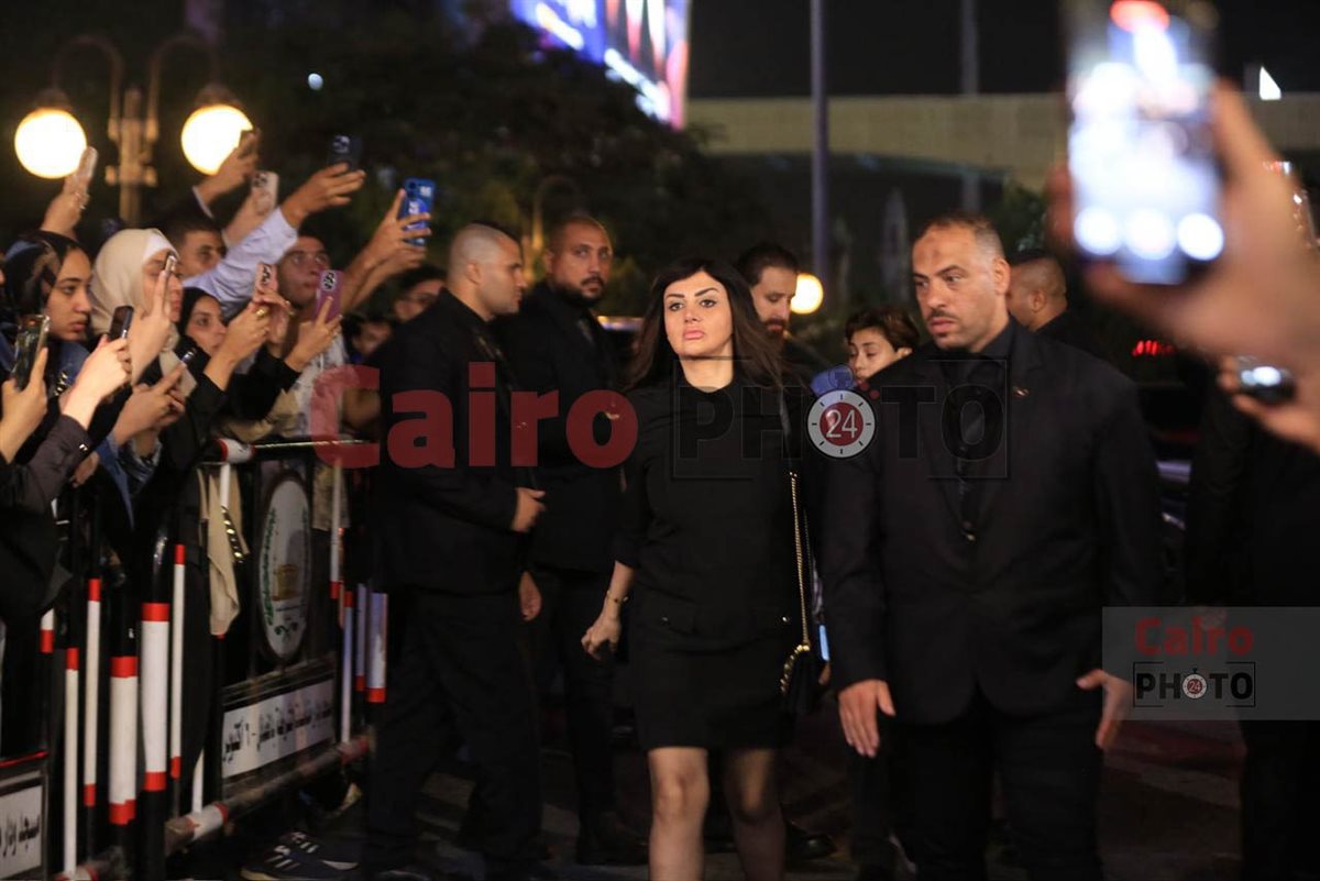 نجوم الفن والإعلام في عزاء والد محمد رمضان بمسجد الشرطة بالشيخ زايد