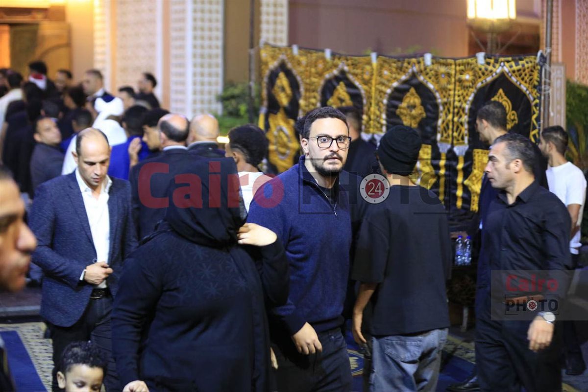 نجوم الفن والإعلام في عزاء والد محمد رمضان بمسجد الشرطة بالشيخ زايد