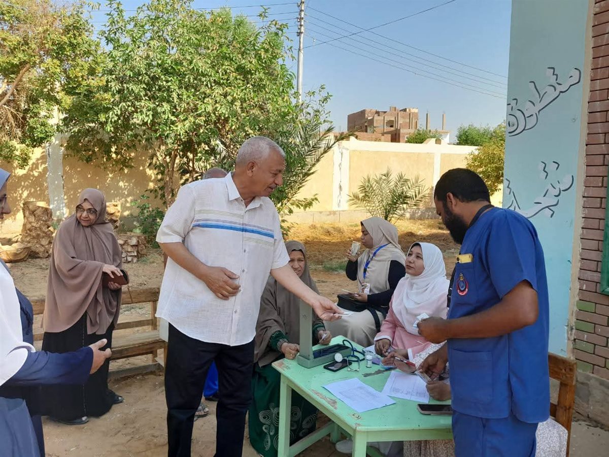 مبادرات مديرية الصحة امام لجان الوادى الجديد