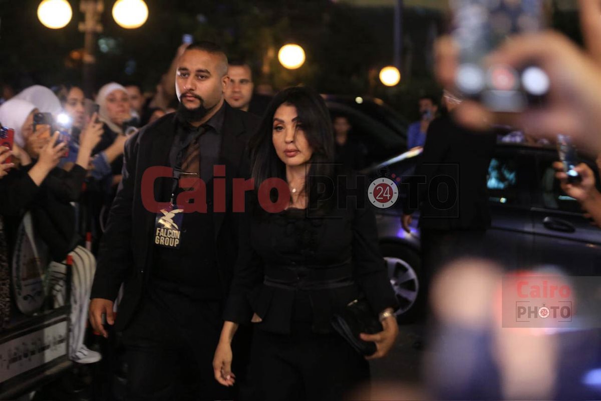 نجوم الفن والإعلام في عزاء والد محمد رمضان بمسجد الشرطة بالشيخ زايد