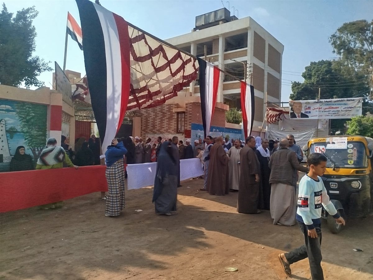 إقبال كثيف على التصويت بانتخابات مجلس النواب بقرى خط اللاهون بالفيوم