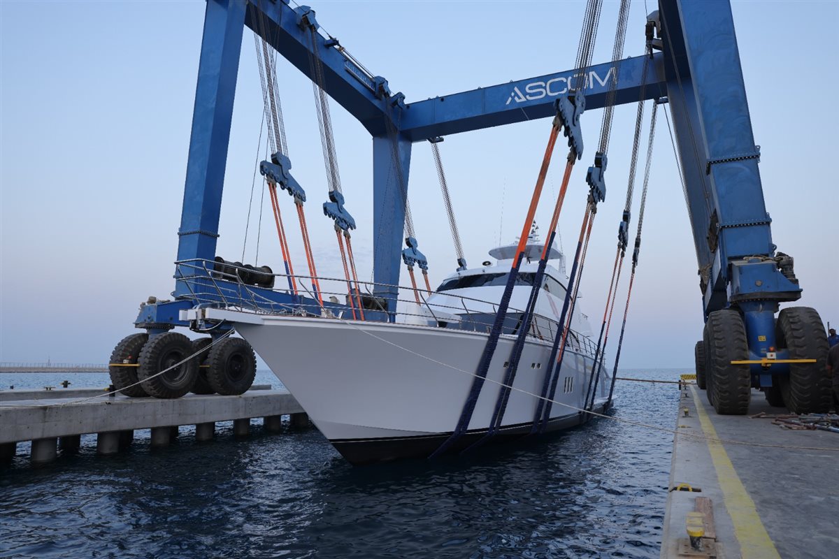 اليخت السياحي الجديد