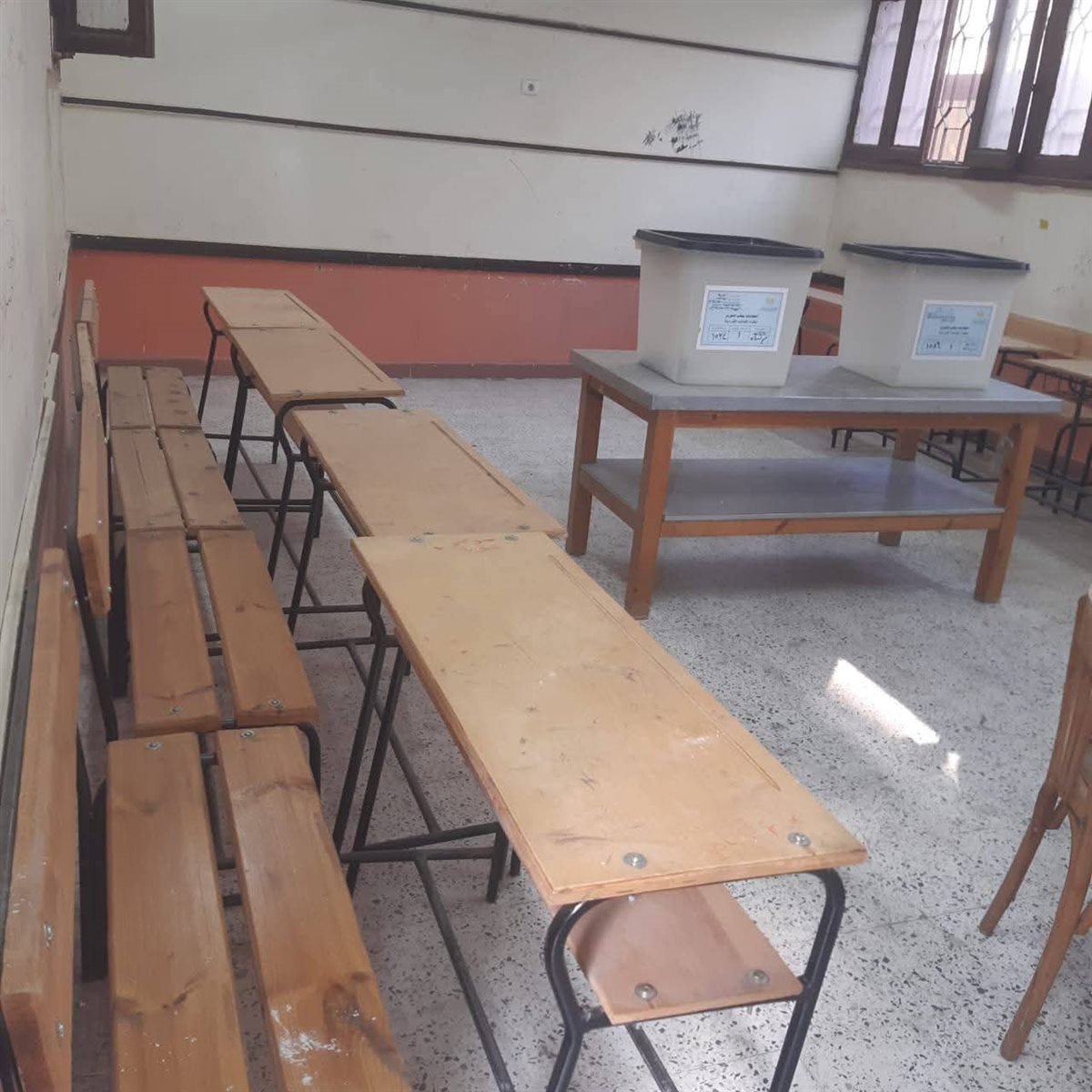 أعمال تجهيز المدارس المقرر استخدامها كمقار انتخابية