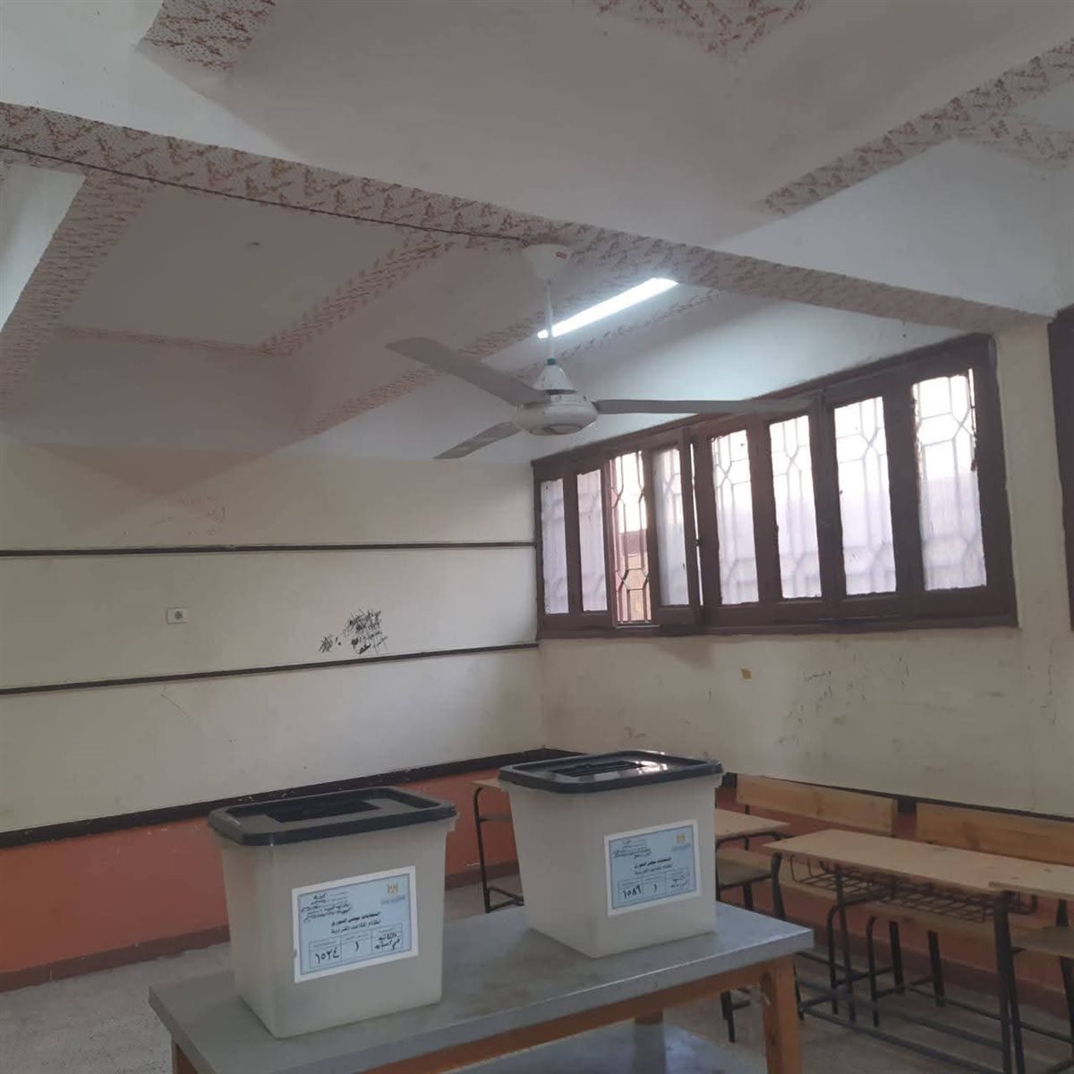 أعمال تجهيز المدارس المقرر استخدامها كمقار انتخابية