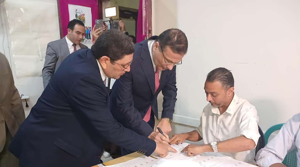  وزير الزراعة يدلي بصوته في انتخابات مجلس النواب