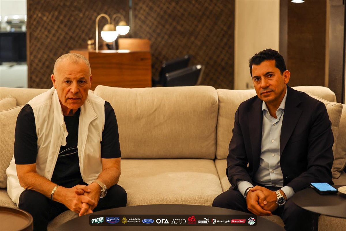 لقاء وزير الرياضة وأبو ريدة مع منتخب مصر (5)