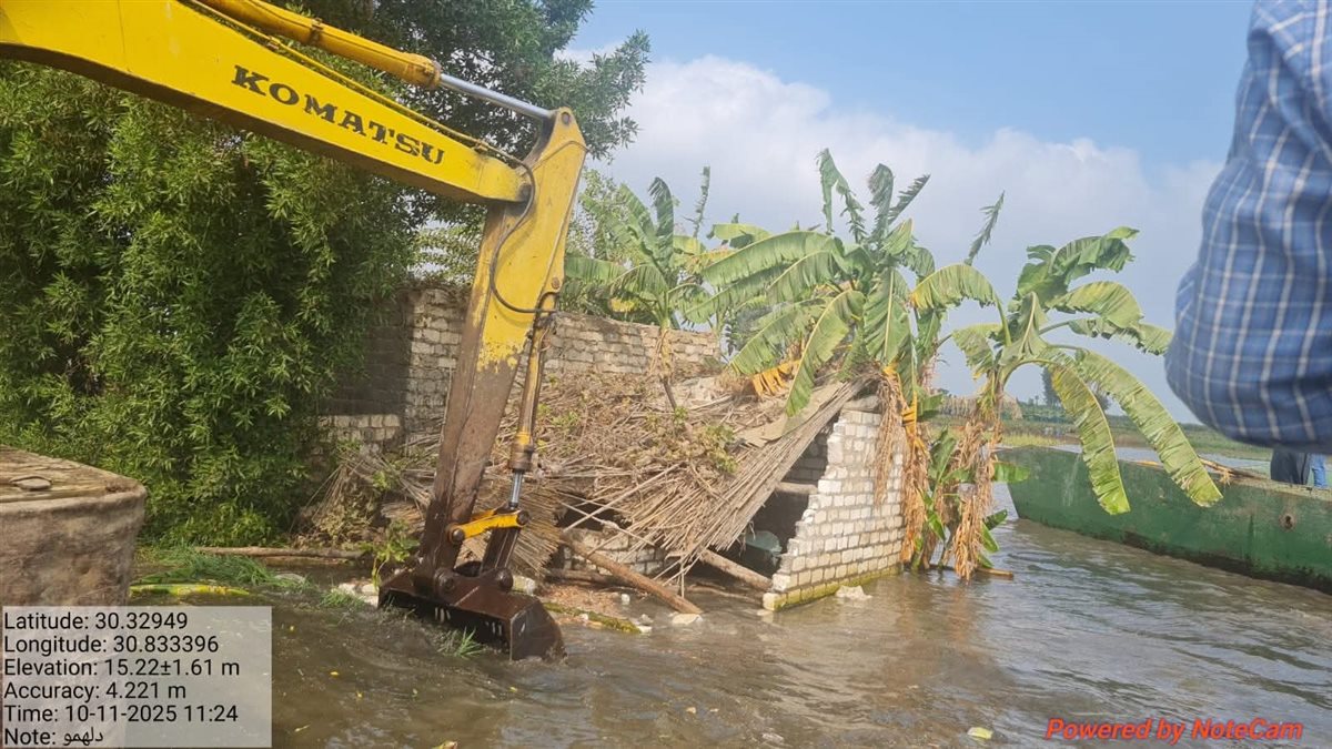 حملات إزالة على منازل طرح النهر في المنوفية 