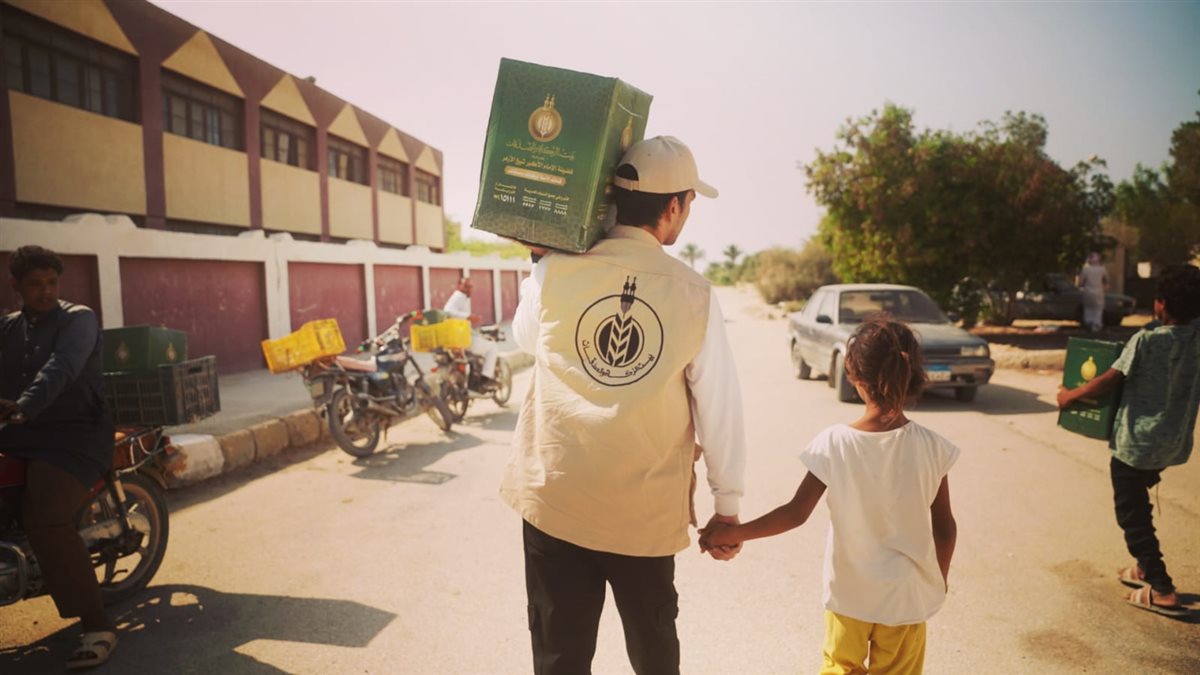 . بيت الزكاة يوزع عشرات الألاف من البطاطين والمواد الغذائية بمحافظات شمال وجنوب سيناء استعدادًا للشتاء 