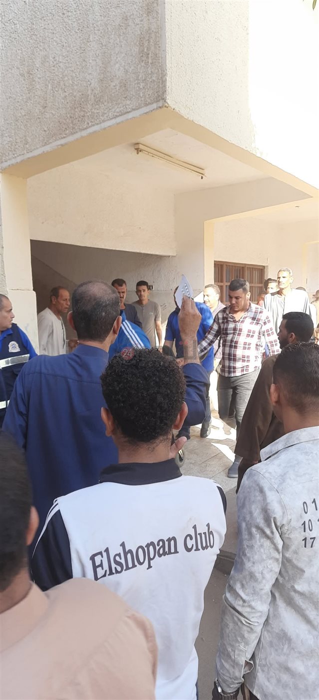 إصابة مستشار في إحدى لجان الفيوم بحالة إعياء ونقله للمستشفى.. والدفع بآخر بديلا له