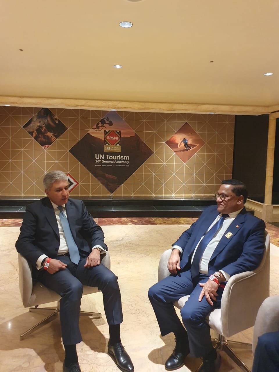 وزير السياحة يعقد اجتماعات ثنائية مع وزيري السياحة والثقافة والرياضة بألبانيا ووزير الخارجية والتوظيف الخارجي والسياحة بسريلانكا