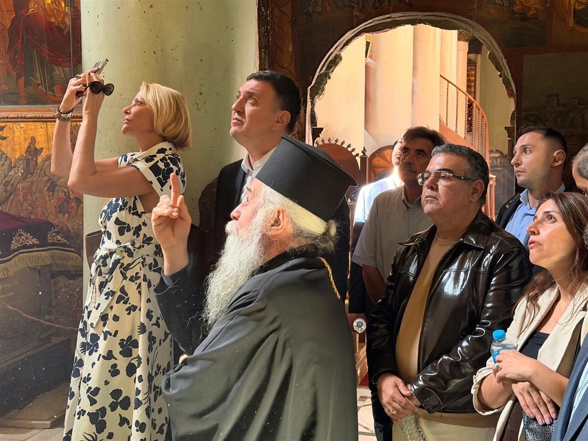 وزير الشئون البحرية اليوناني في زيارة للدير 