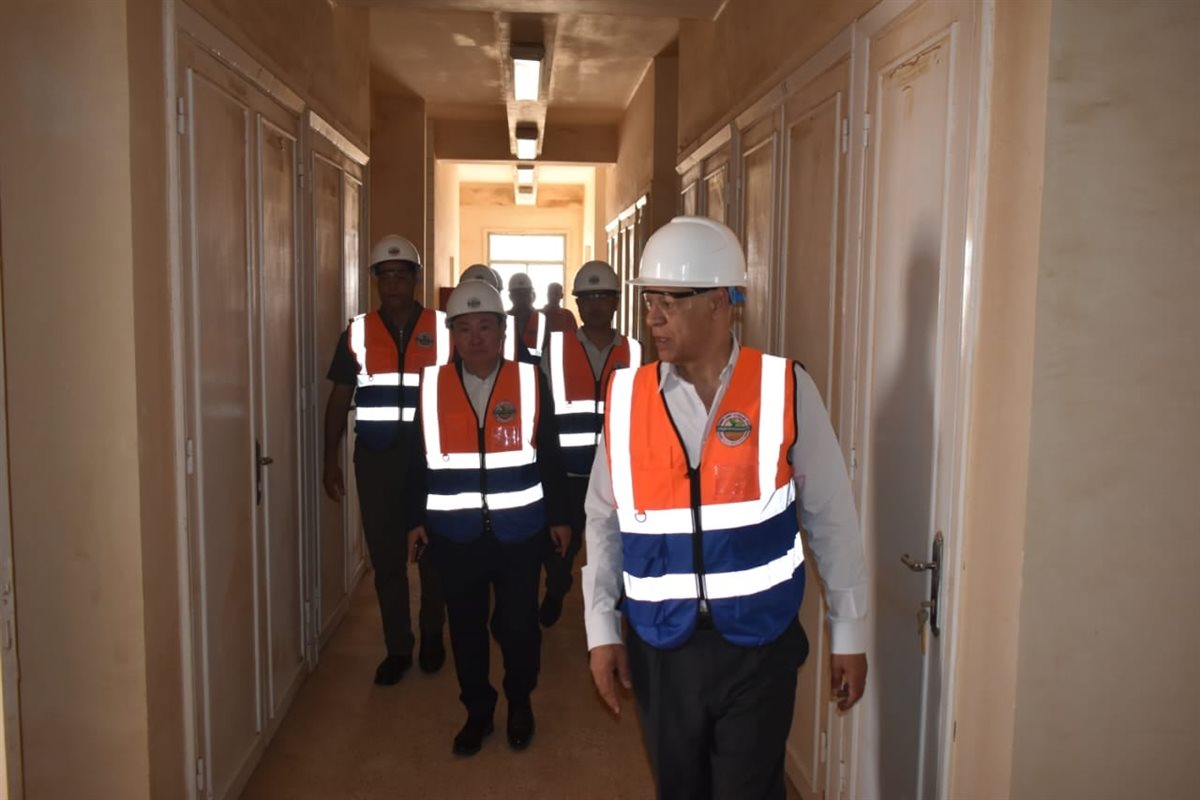 جانب من زيارة الوفد الصيني للوادى الجديد