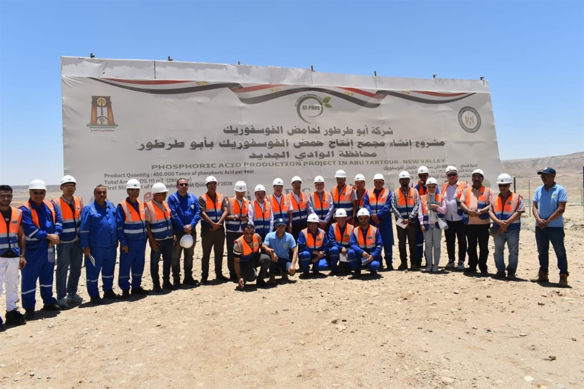 جانب من زيارة الوفد الصيني للوادى الجديد