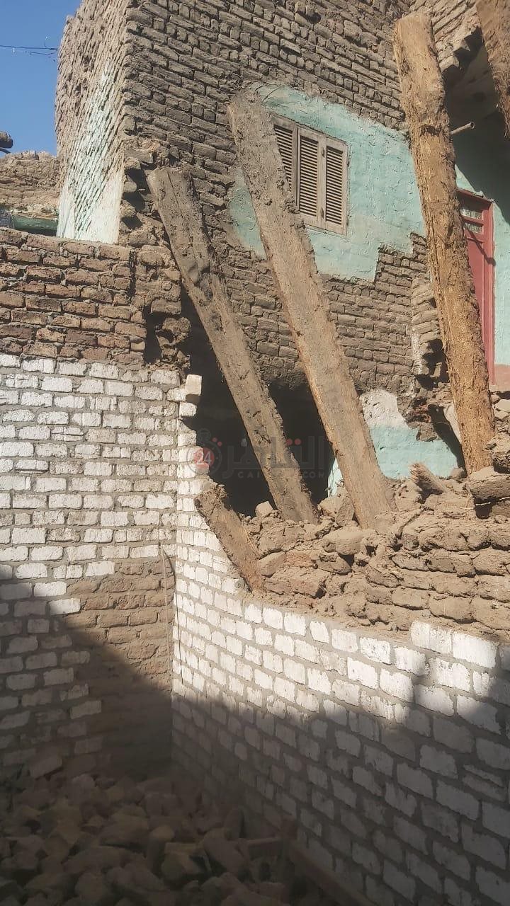 انهيار منزل في قنا