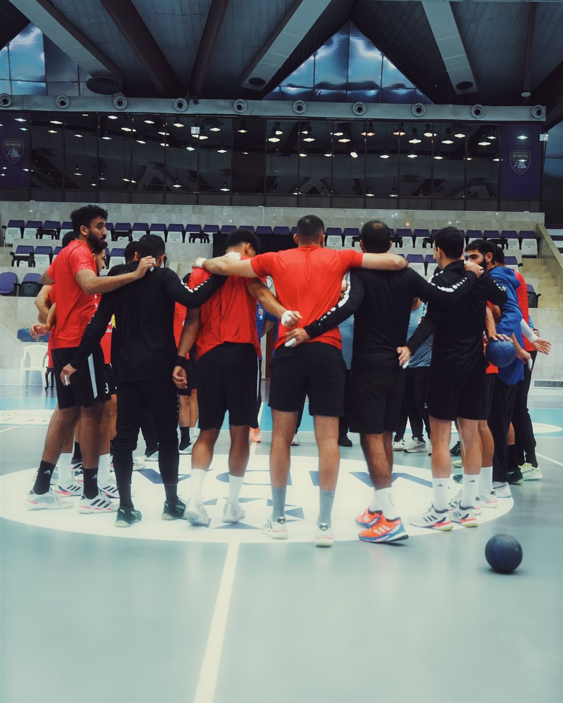 يد الأهلي يختتم استعدادها لنهائي السوبر المصري أمام سموحة في الإمارات