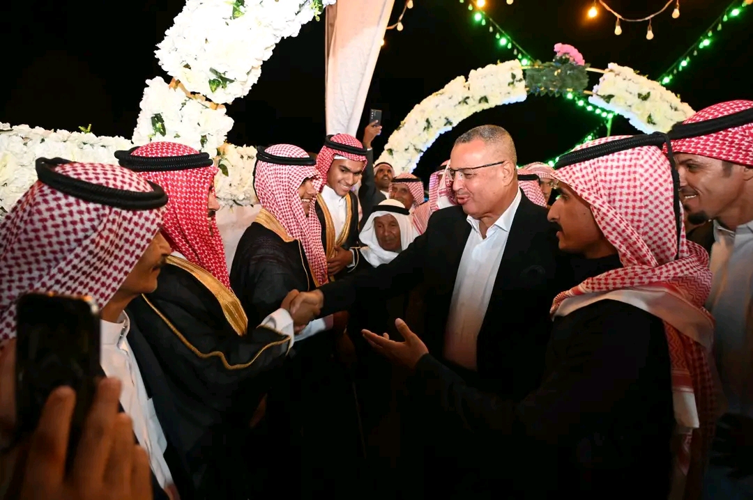 محافظ جنوب سيناء يشهد حفل زفاف بدوي جماعي في مدينة دهب