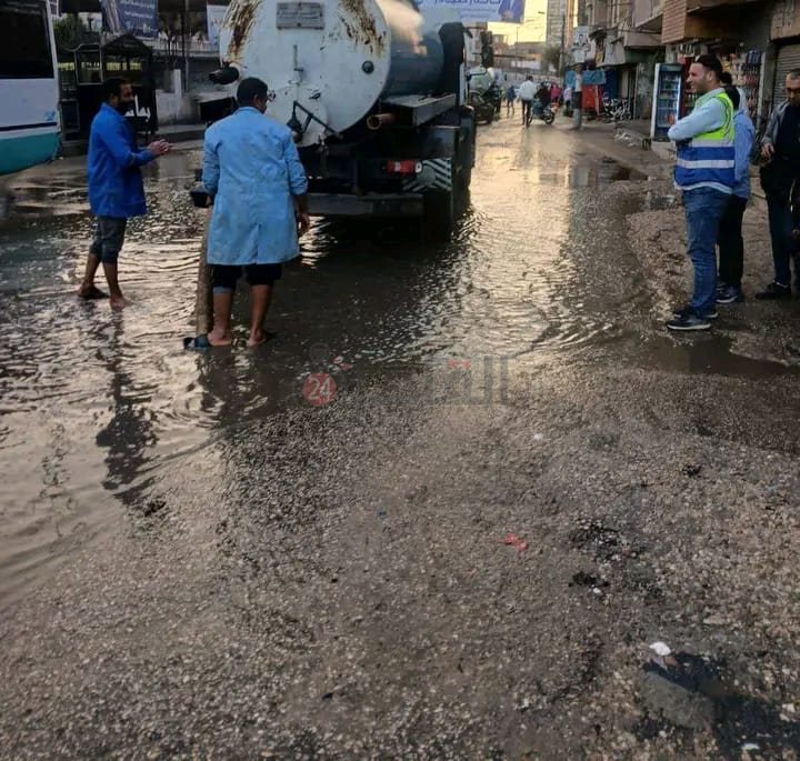 تزامنًا مع سقوط الأمطار.. محافظ الشرقية يتابع أعمال شفط وكسح مياه الأمطار بالمراكز والمدن