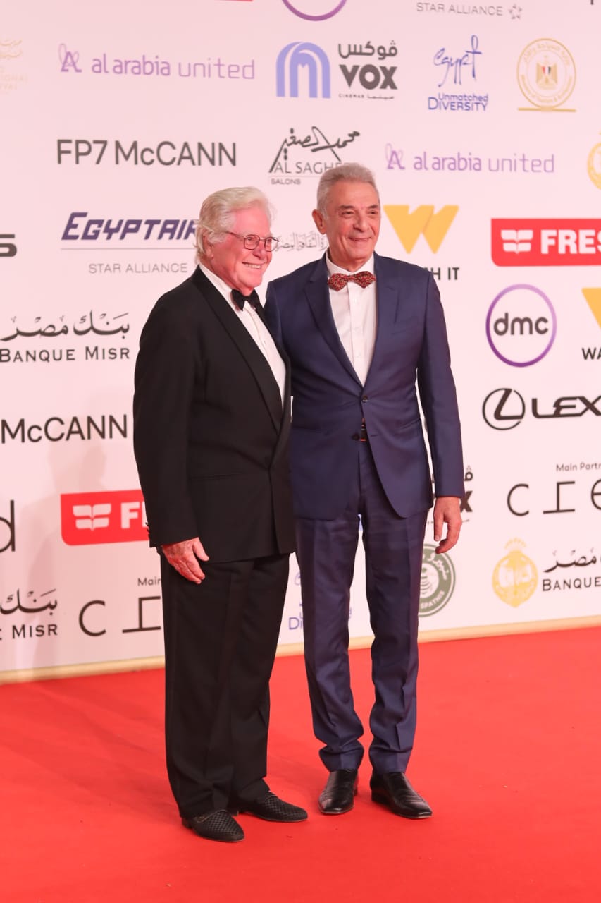 نجوم الفن على ريد كاربت فيلم 713317 بالقاهرة السينمائي