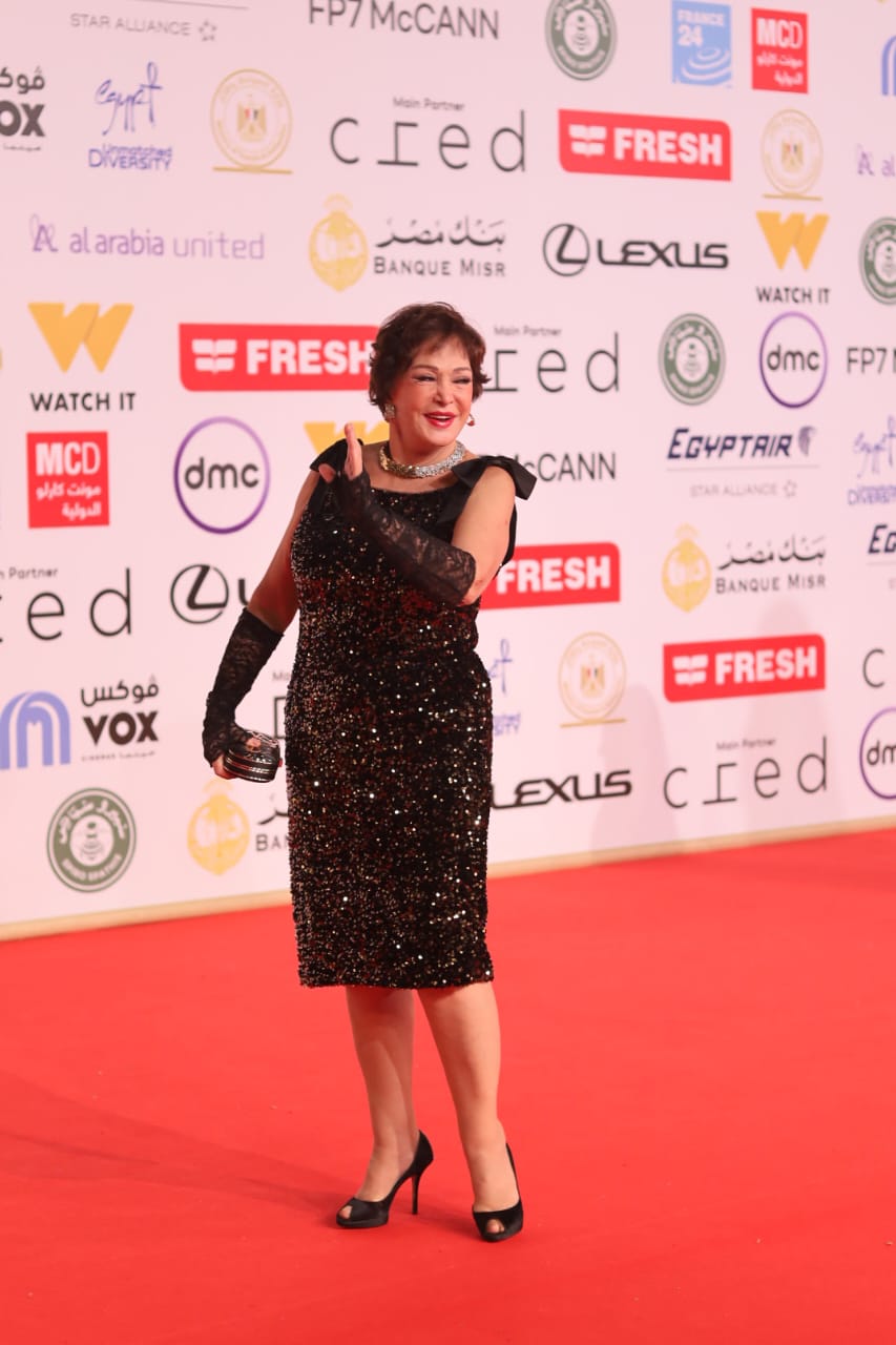 نجوم الفن على ريد كاربت فيلم 713317 بالقاهرة السينمائي