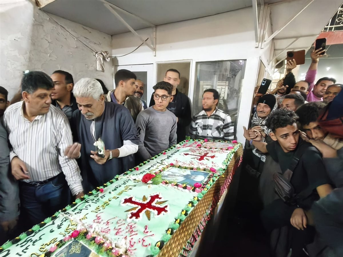 تورتة عملاقة في الليلة الختامية لمارجرجس