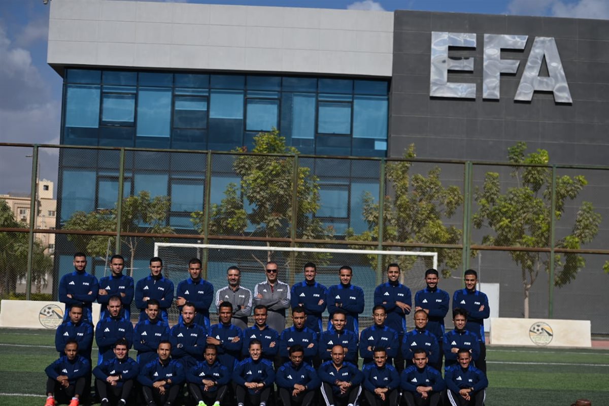 معسكر حكام النخبة