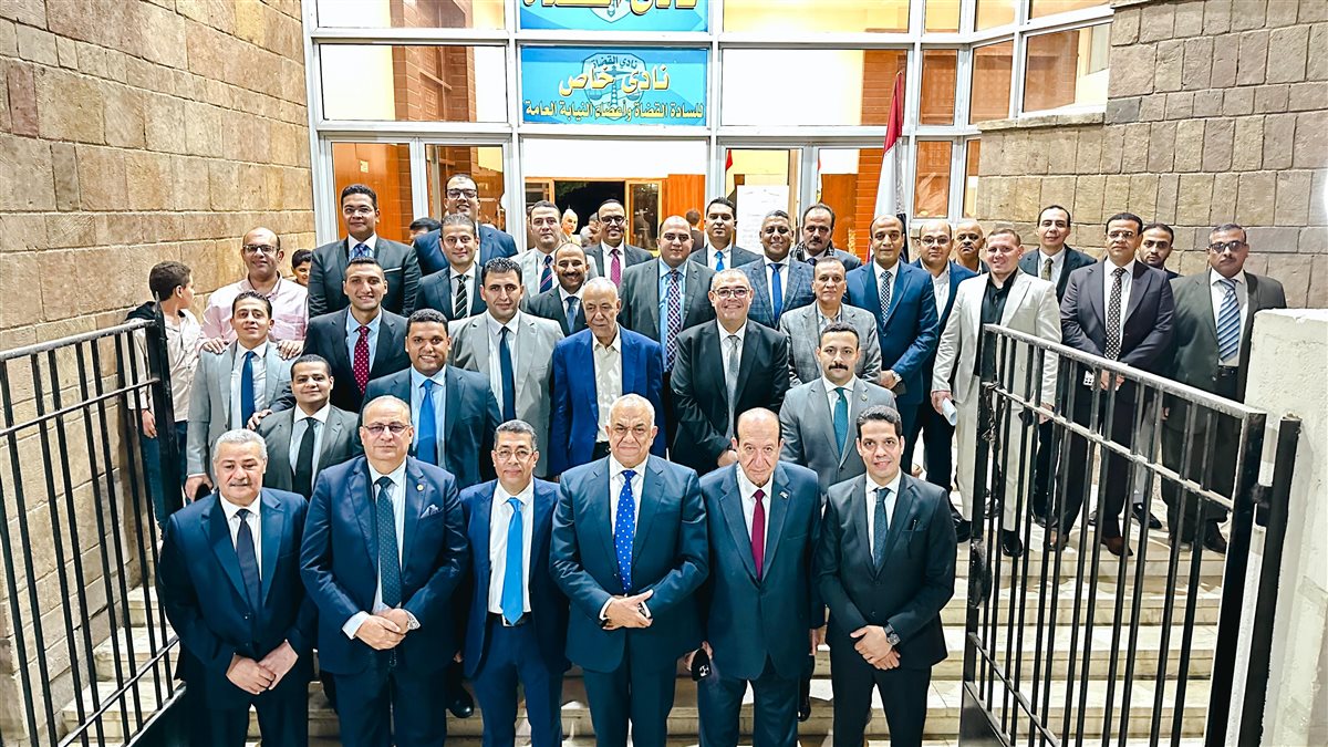 قائمة العادلي أثناء زيارة نادي قضاة سوهاج  وقنا استعدادا للانتخابات