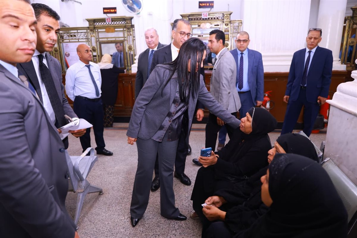 وزيرة التضامن تزور المقر الرئيسي لبنك ناصر