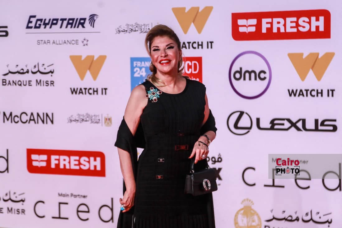 النجوم يتألقون على ريد كاربت فيلم المهاجر بمهرجان القاهرة السينمائي