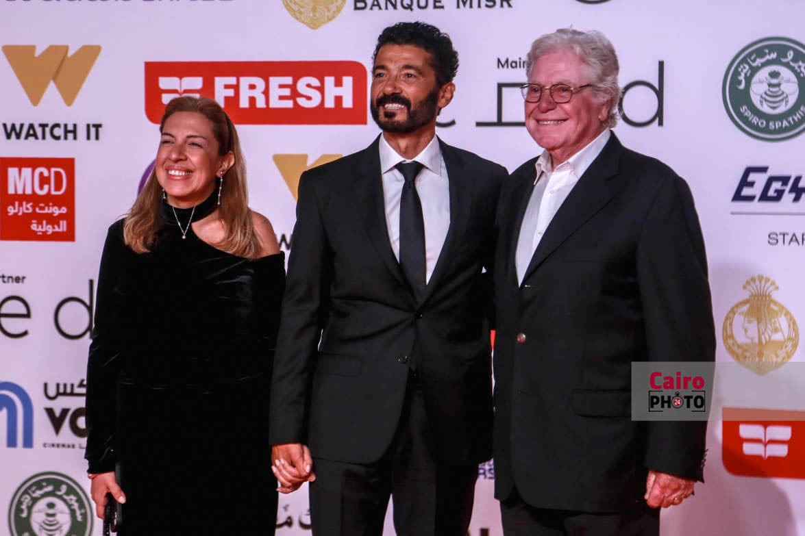النجوم يتألقون على ريد كاربت فيلم المهاجر بمهرجان القاهرة السينمائي