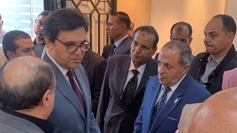 وزير الثقافة - قص