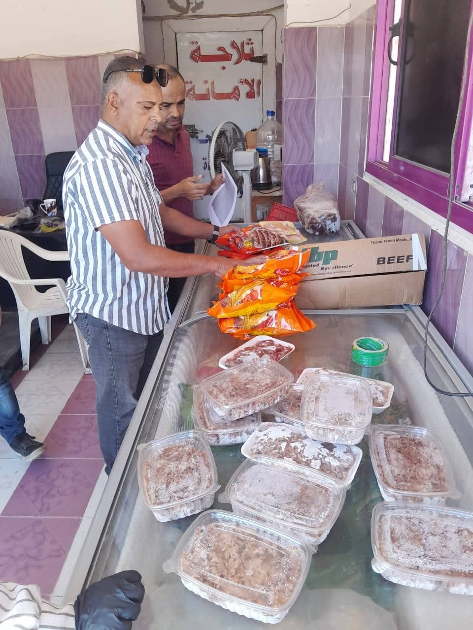 جانب من الحملة علي الأسواق 