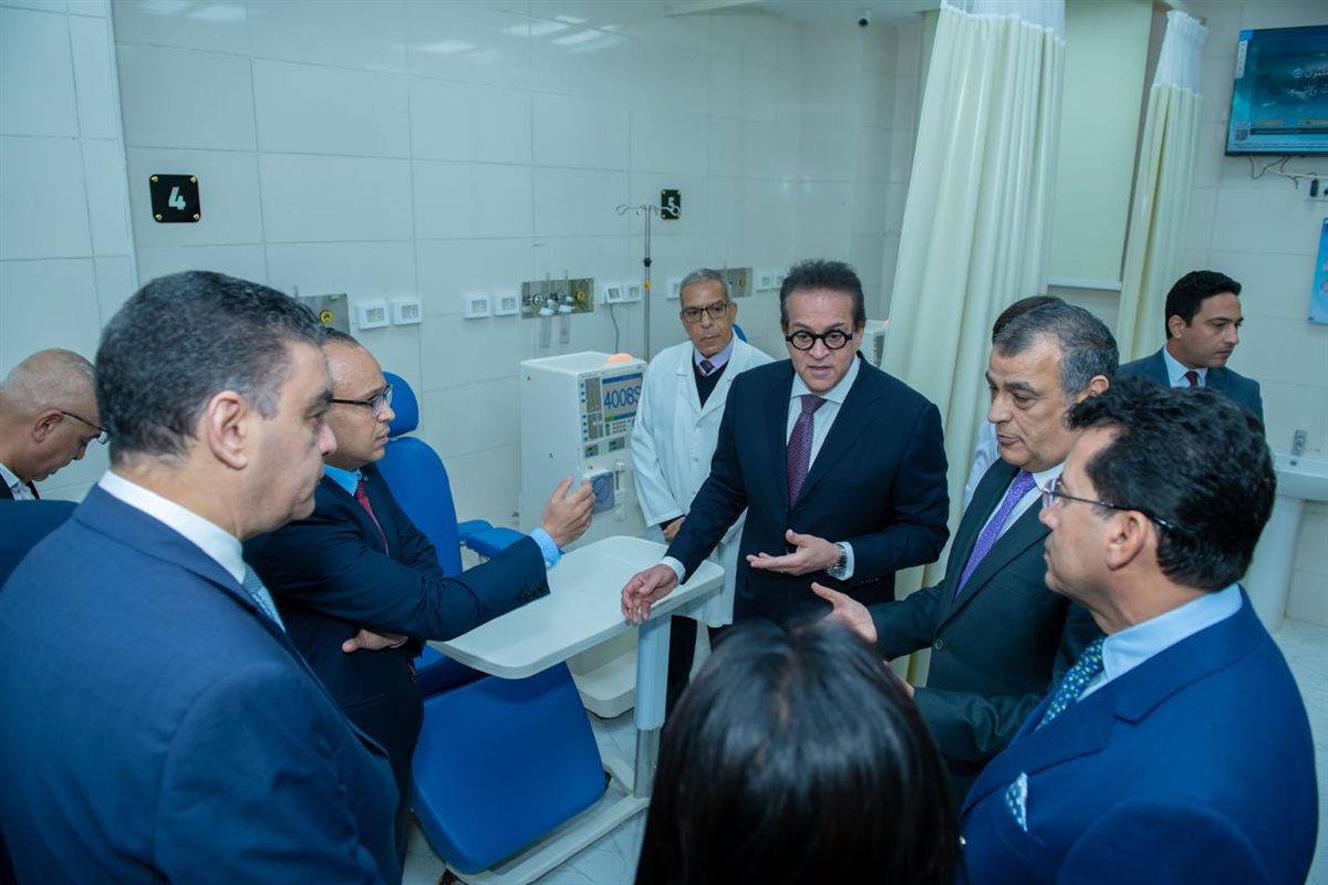 وزير الدولة للإنتاج الحربي يفتتح توسعة وحدة الغسيل الكلوي