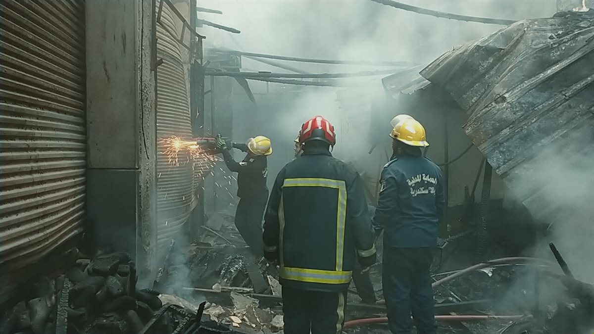 رجال الحماية المدنية 