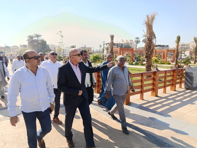 محافظ الأقصر وجولة في الأقالتةً